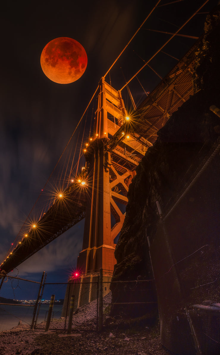 Golden Gate Bridge blood moon 