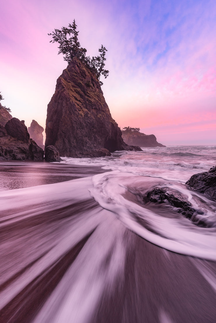 Epic sunrise on the Oregon coast with epic water motion